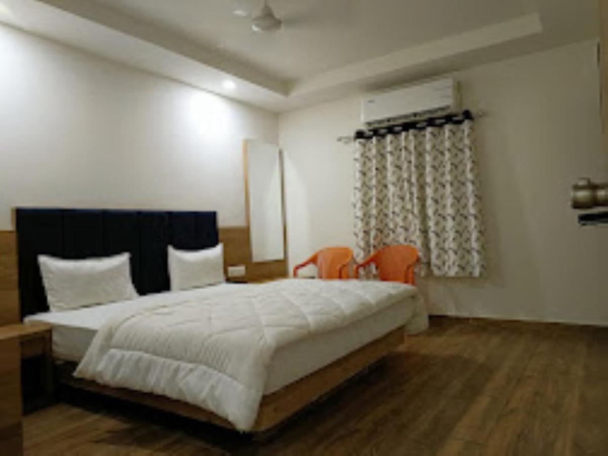 Hotel Kutchi Palace, Dwarka Kültér fotó